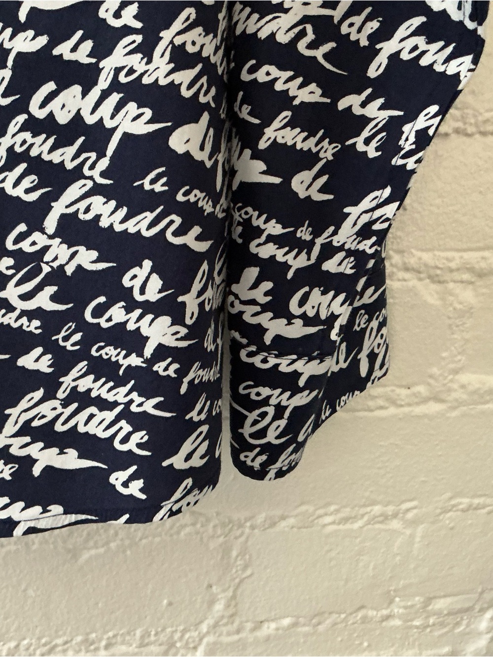 Chico’s Button Up Shirt No-Iron All over Print Coup de Foudre Navy White - Picture 5 of 13